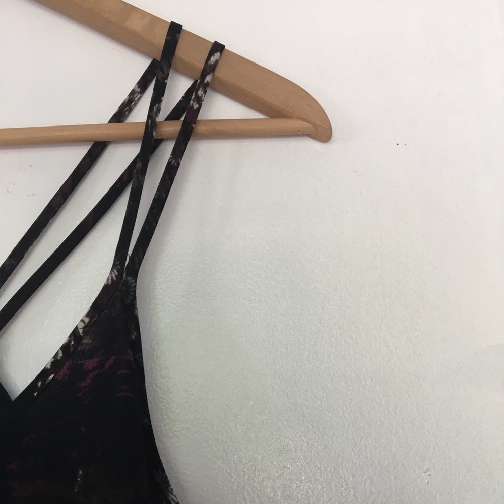 Urban Outfitters • floral crop top double straps - Picture 3 of 4